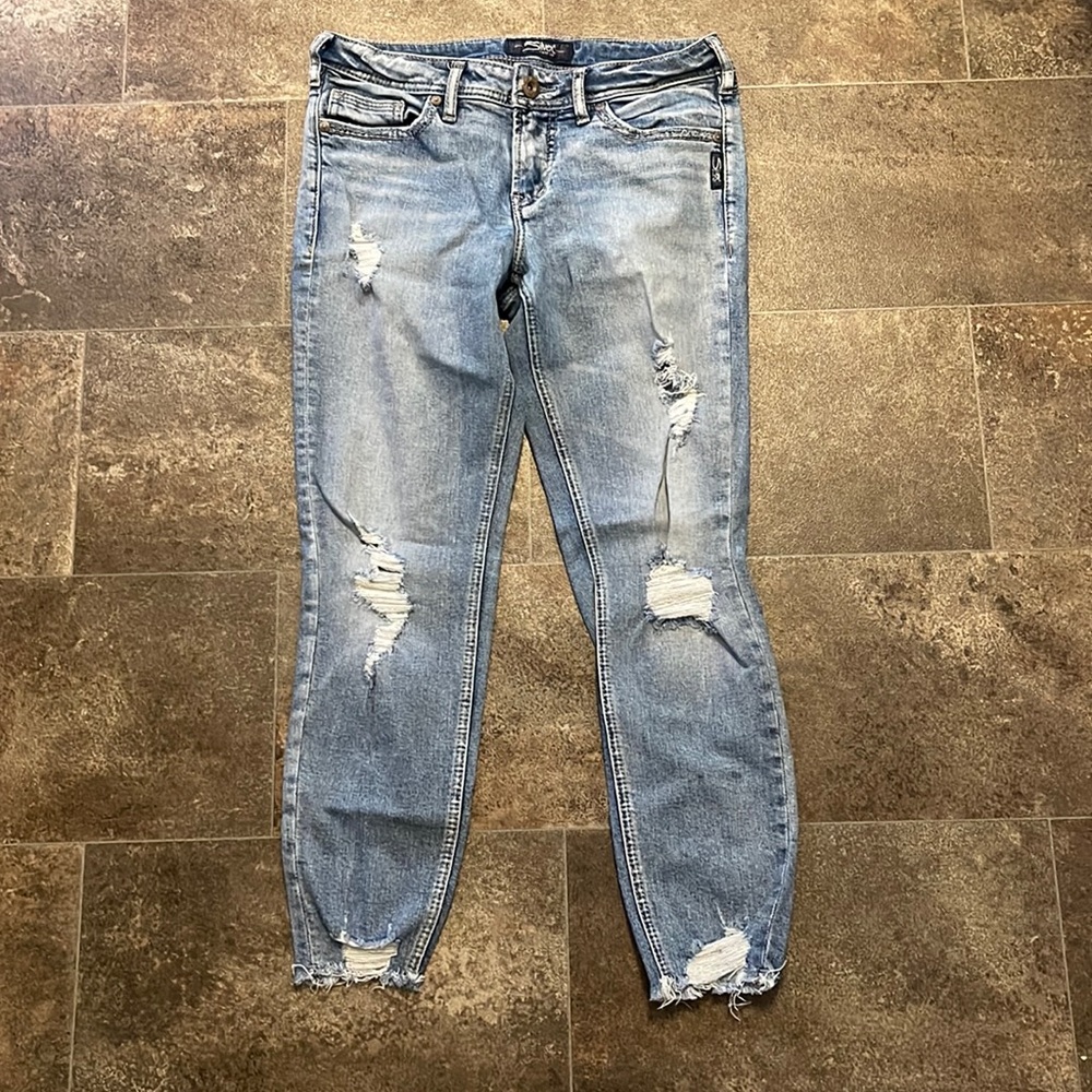 Silver Jeans Co. Skinny Crop Jeans. W29, L25.